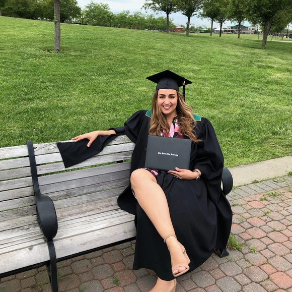 Meet the Posher - Picture 3 of 3